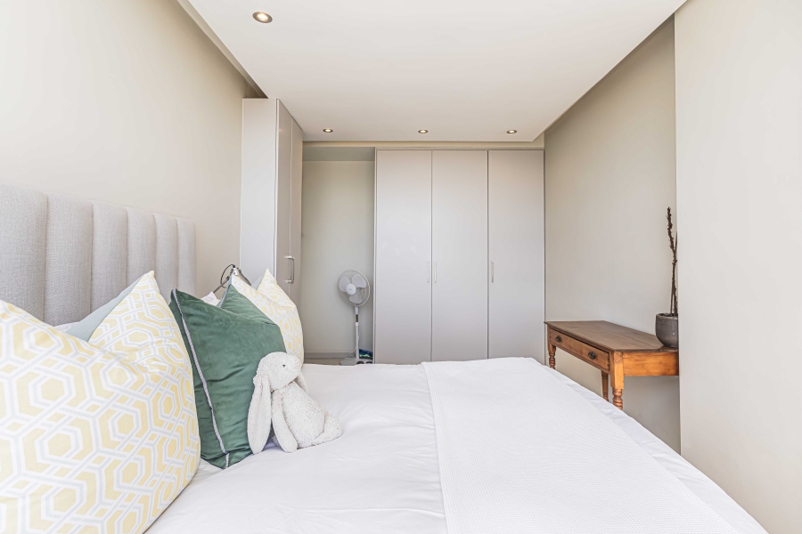 To Let 3 Bedroom Property for Rent in Sea Point Western Cape